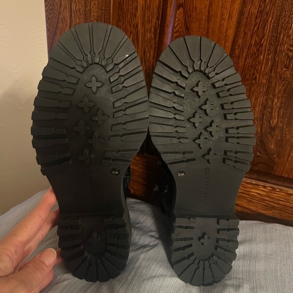 Vince Camuto Popinta Black Leather Zipper Ankle Boots, women's 6.5, new in box - Picture 11 of 11